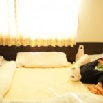 ベットからの子どもの転落、心配ならベット柵がお勧めです。大人にも使えます